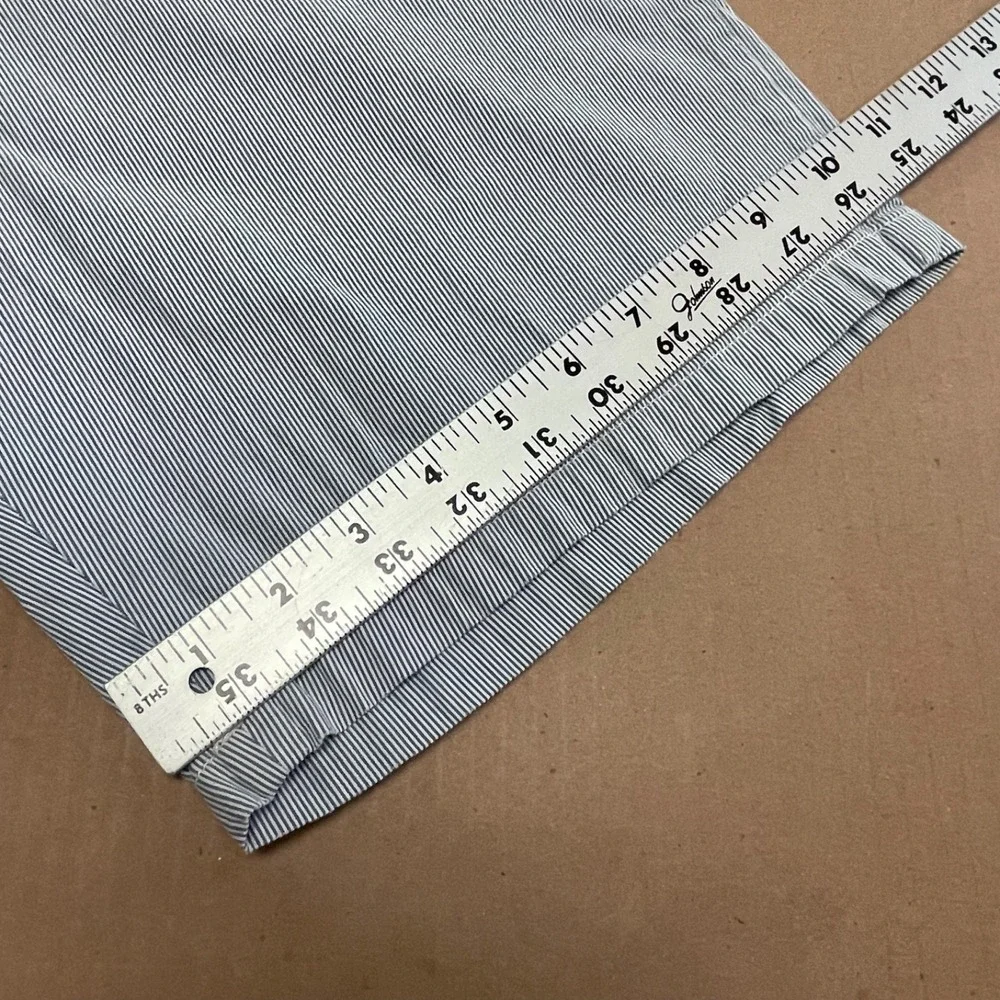 Banana Republic Men's Size 32 Seersucker Blue/White Belted Back Hidden‎ Closure